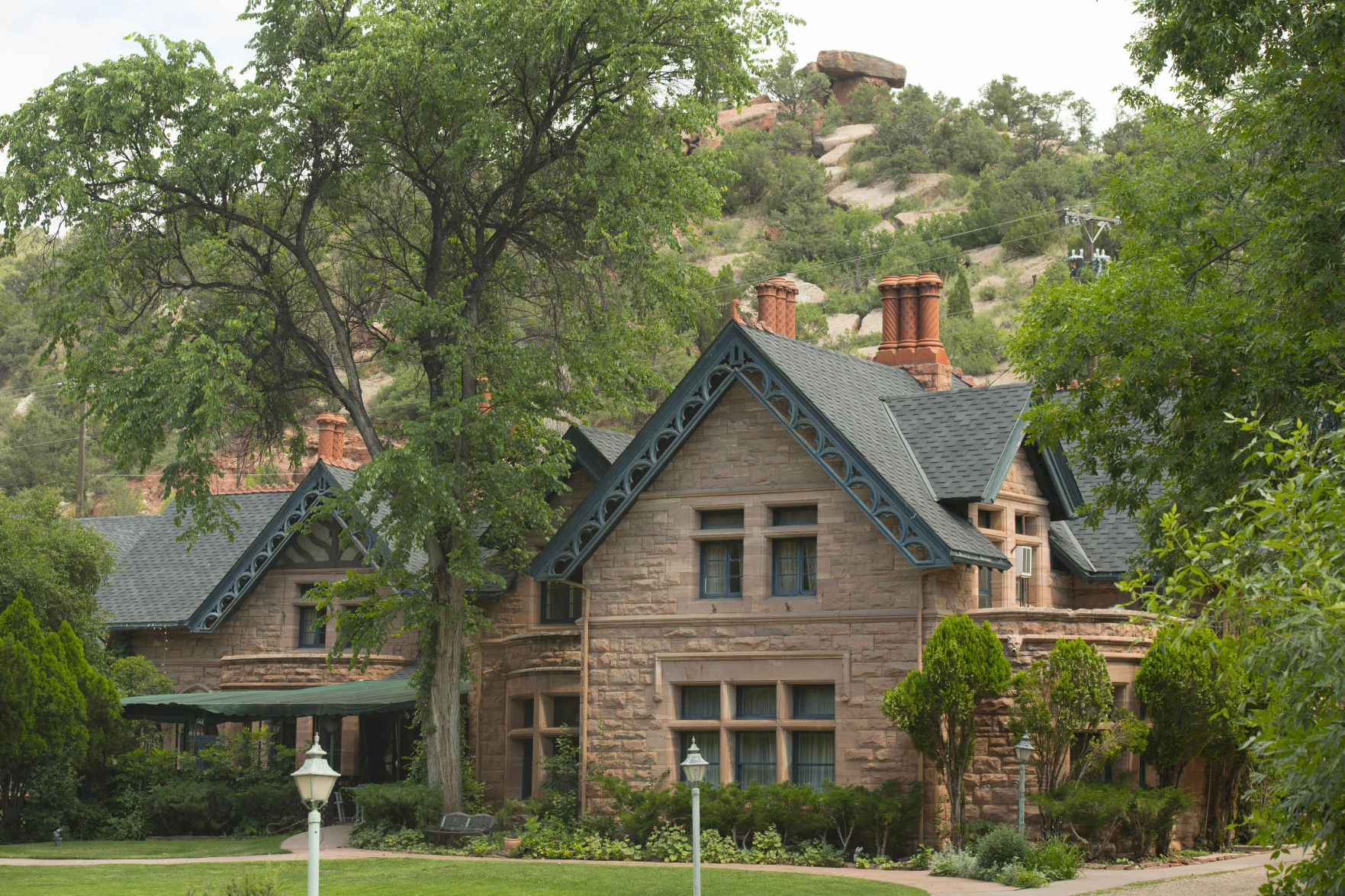 Briarhurst Manor